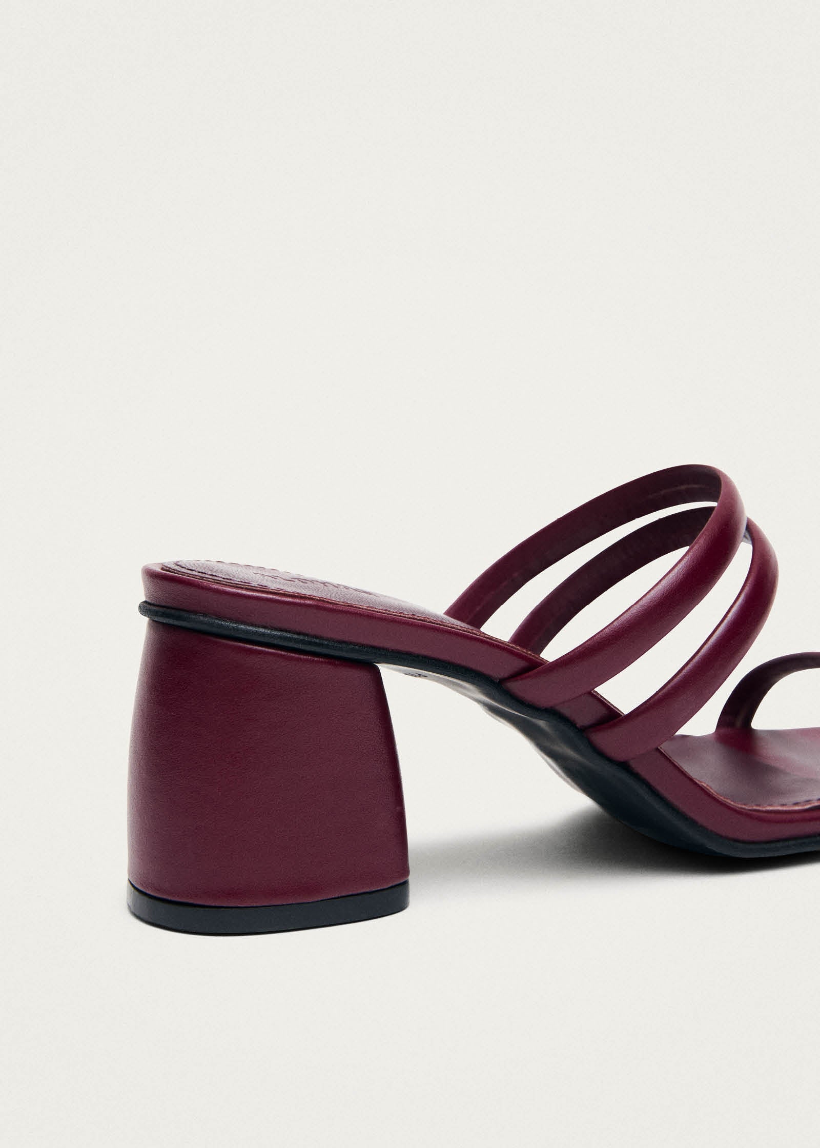 Indiana Bare Burgundy Leather Sandals