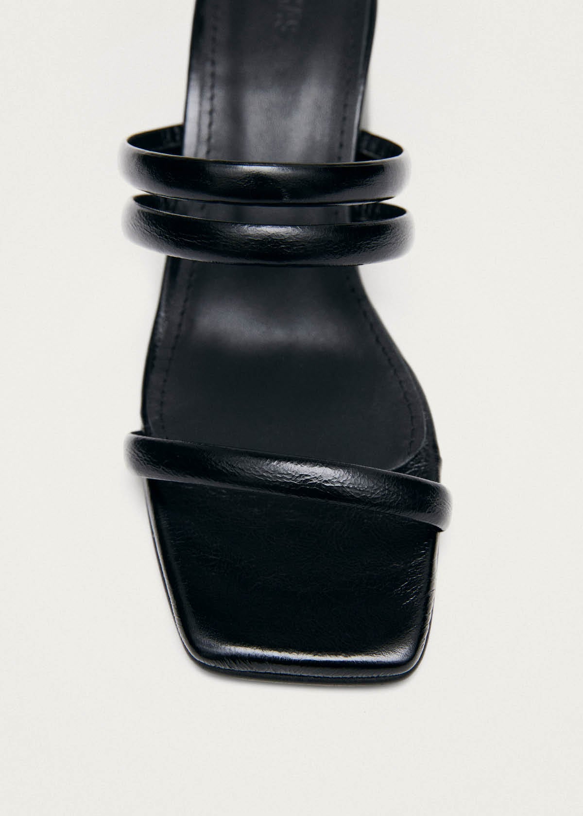 Indiana Rift Black Leather Sandals