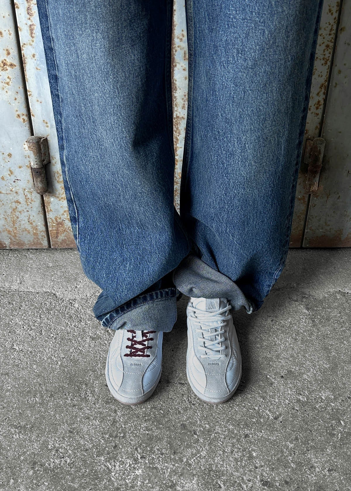 Tb.25 Blue Sneakers