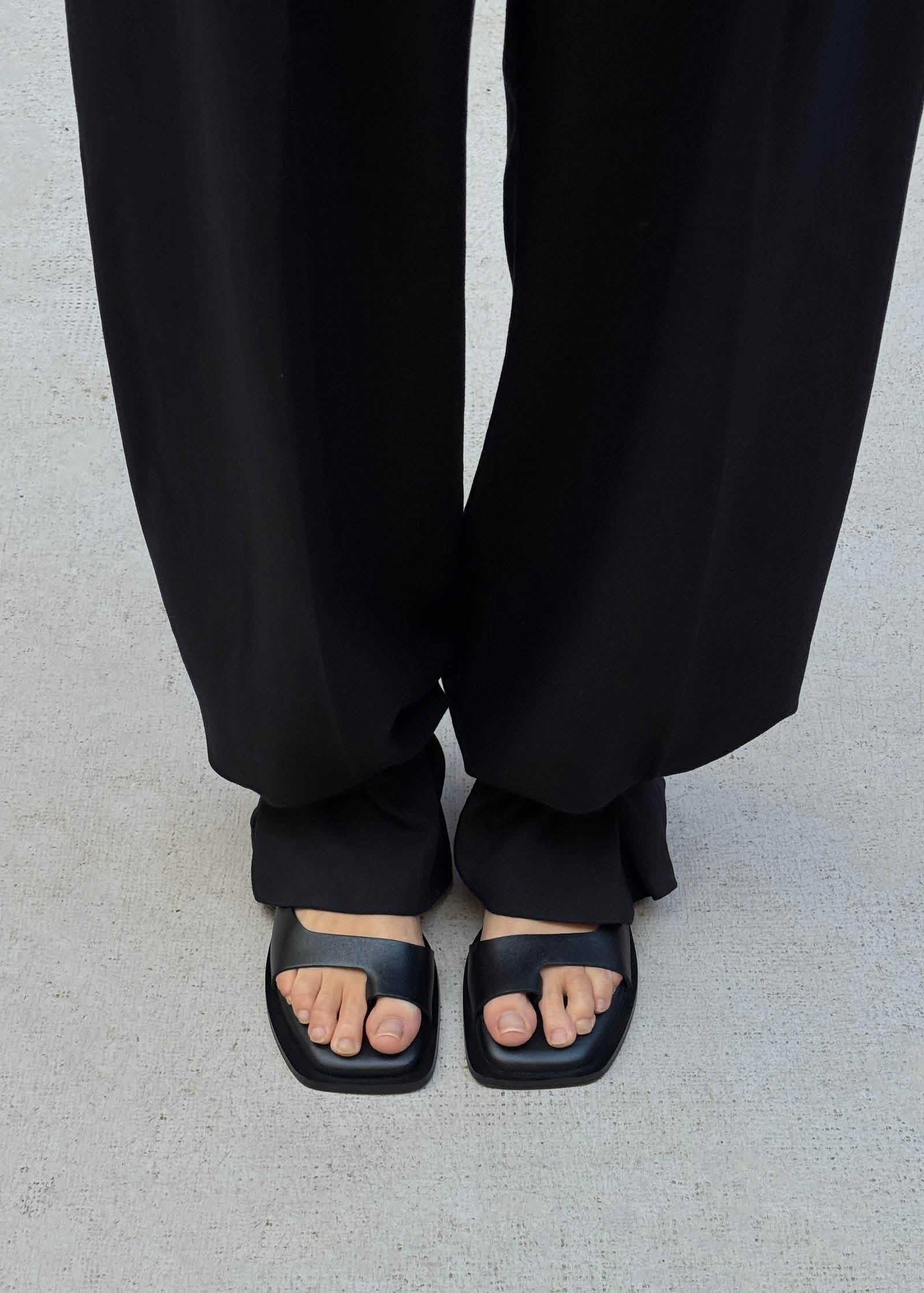 Tebas Black Leather Sandals